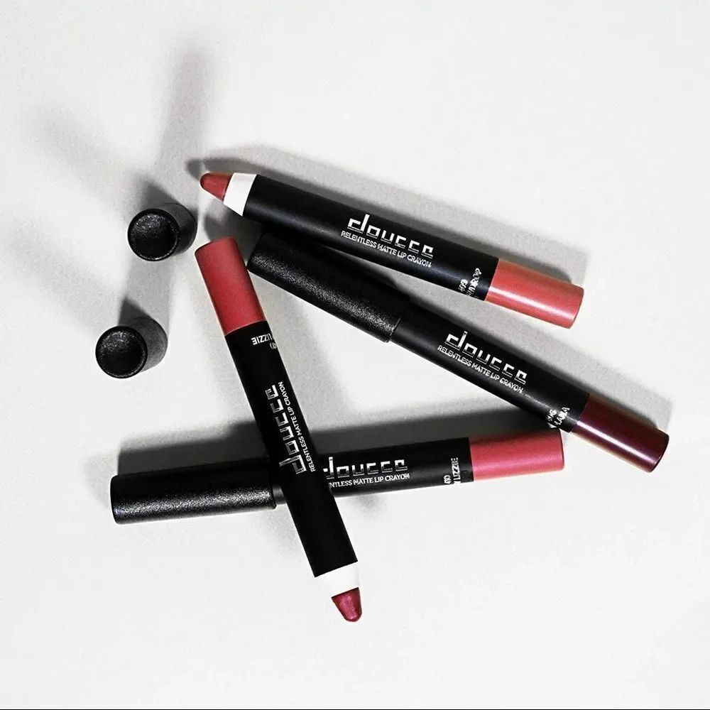 ✨2xHP✨Doucce
Doucce Relentless Matte Lip Crayon✨